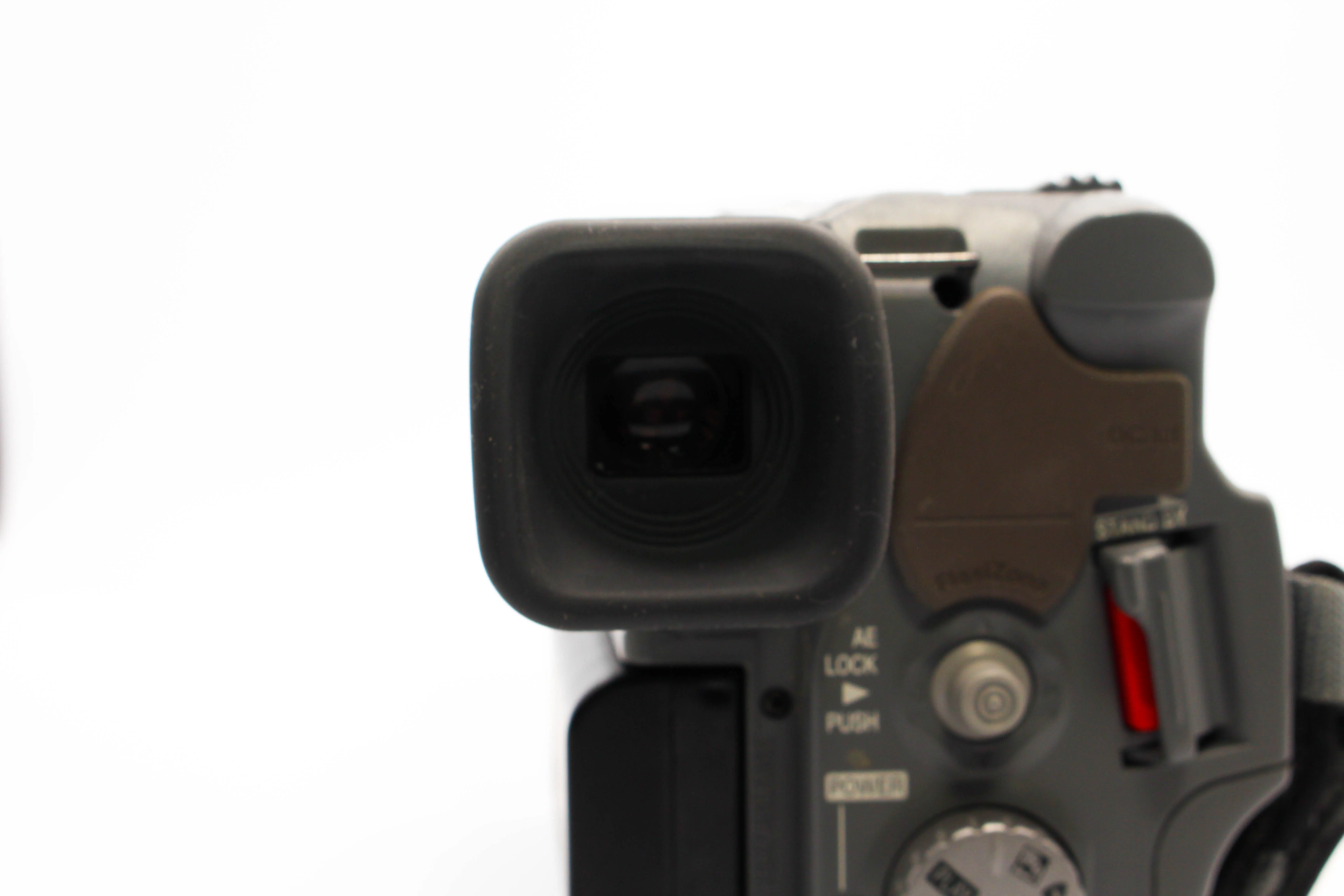 Canon G1000E Video8 8mm Handycam Video Camcorder Camera - Tested Bundle - Image 6