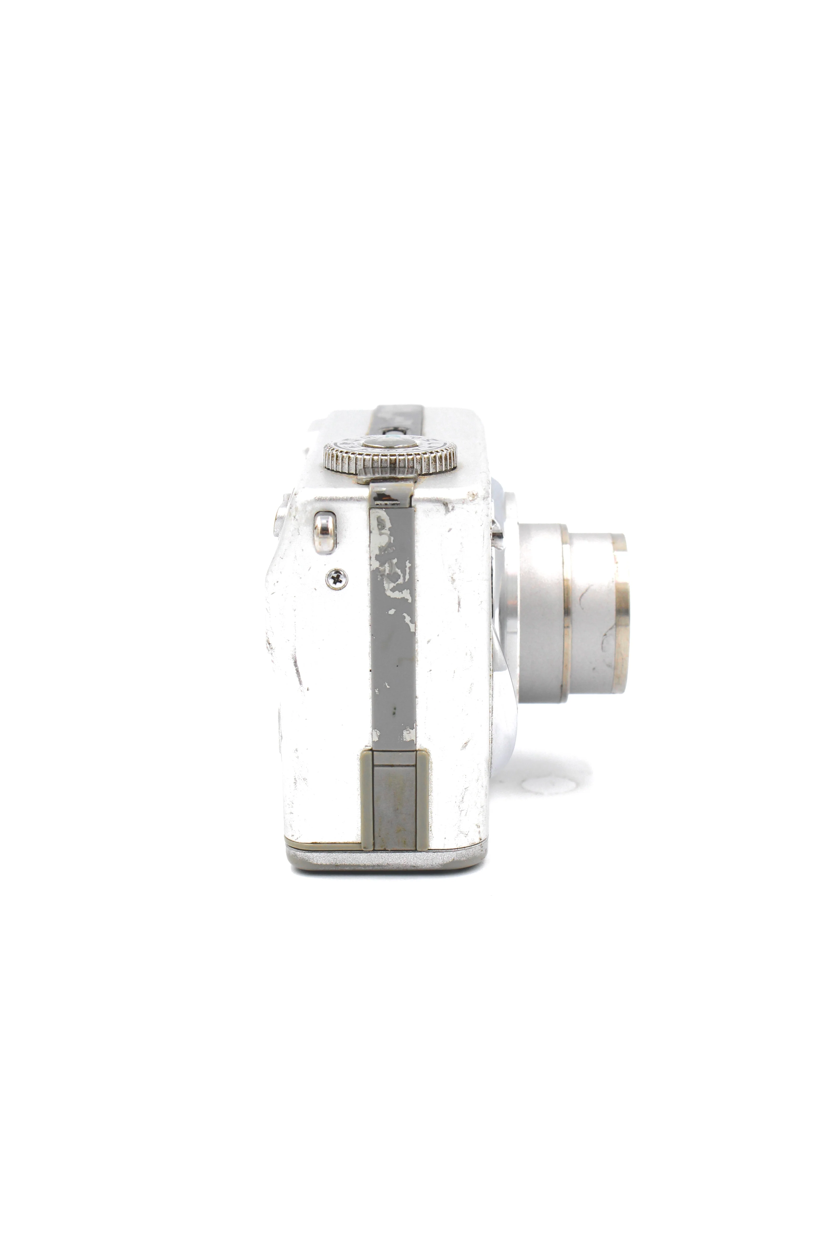 Sony Cybershot DSC-W7 Compact Digital Retro Camera - Image 5