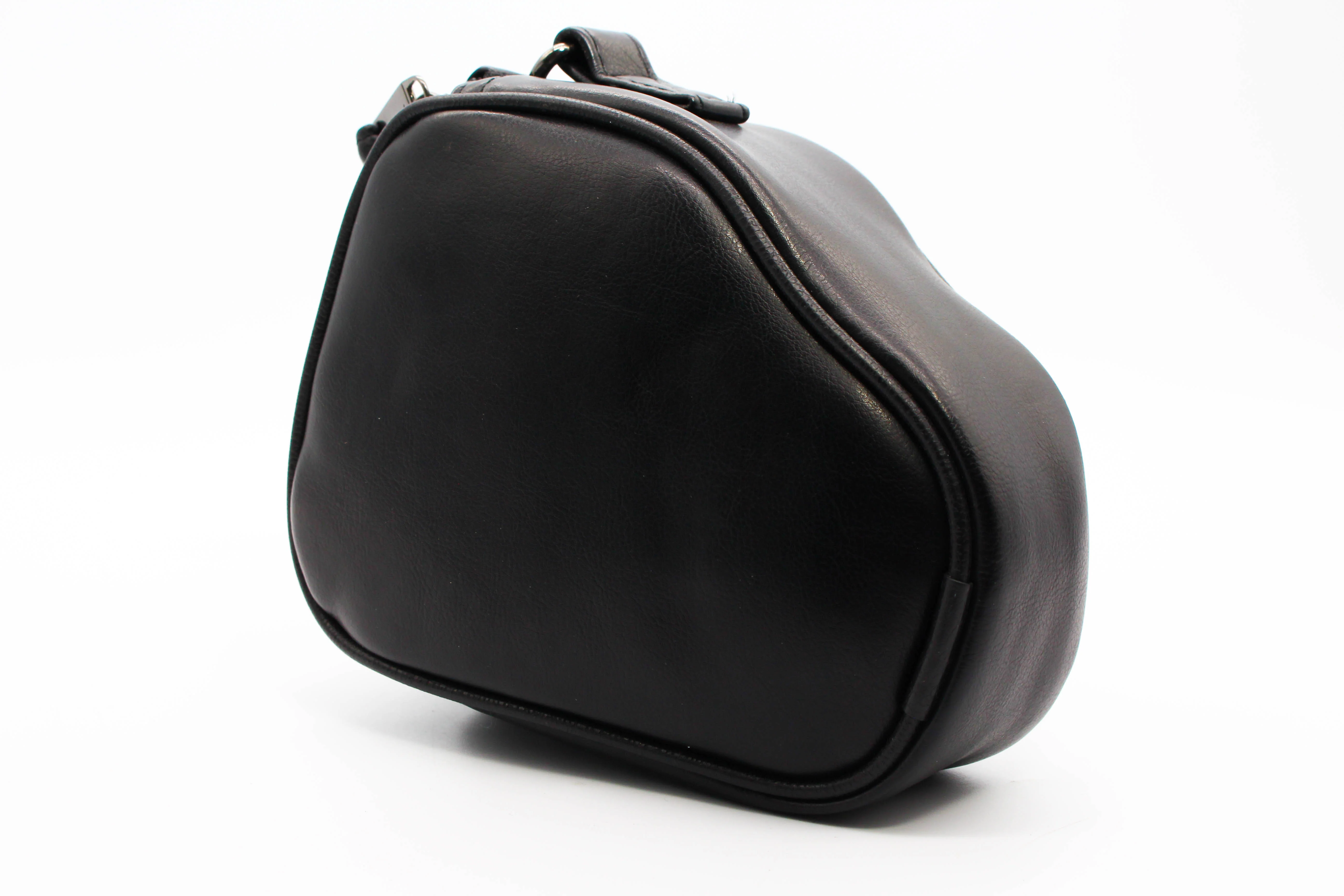 FujiFilm Small Leather Camera Carry Pouch Bag For Digicam Compact Camera Camcorders- Excellent - Image 4