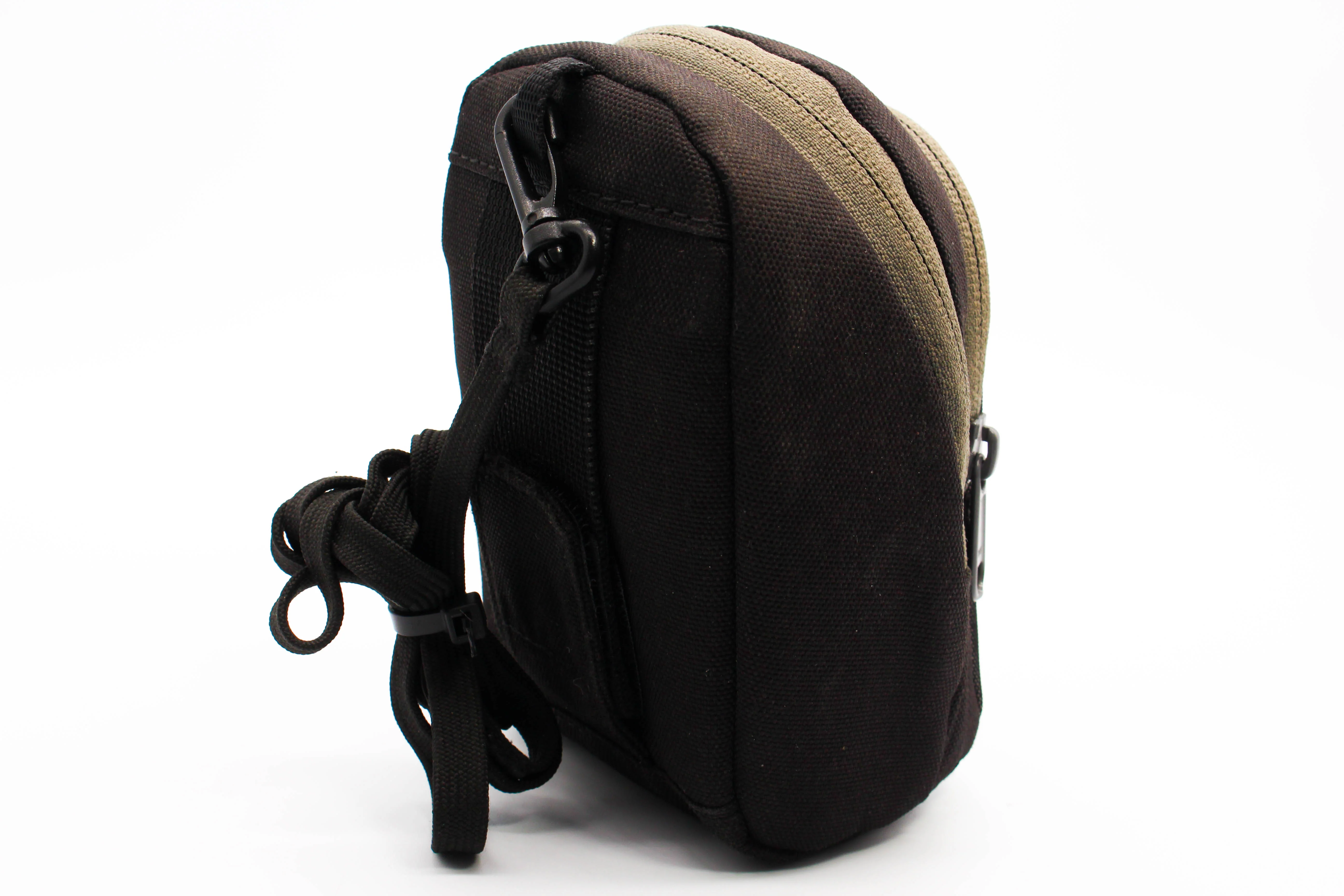 Lowepro Small Camera Carry Pouch Bag For Digicam Camera Black Grey - Excellent - Image 4