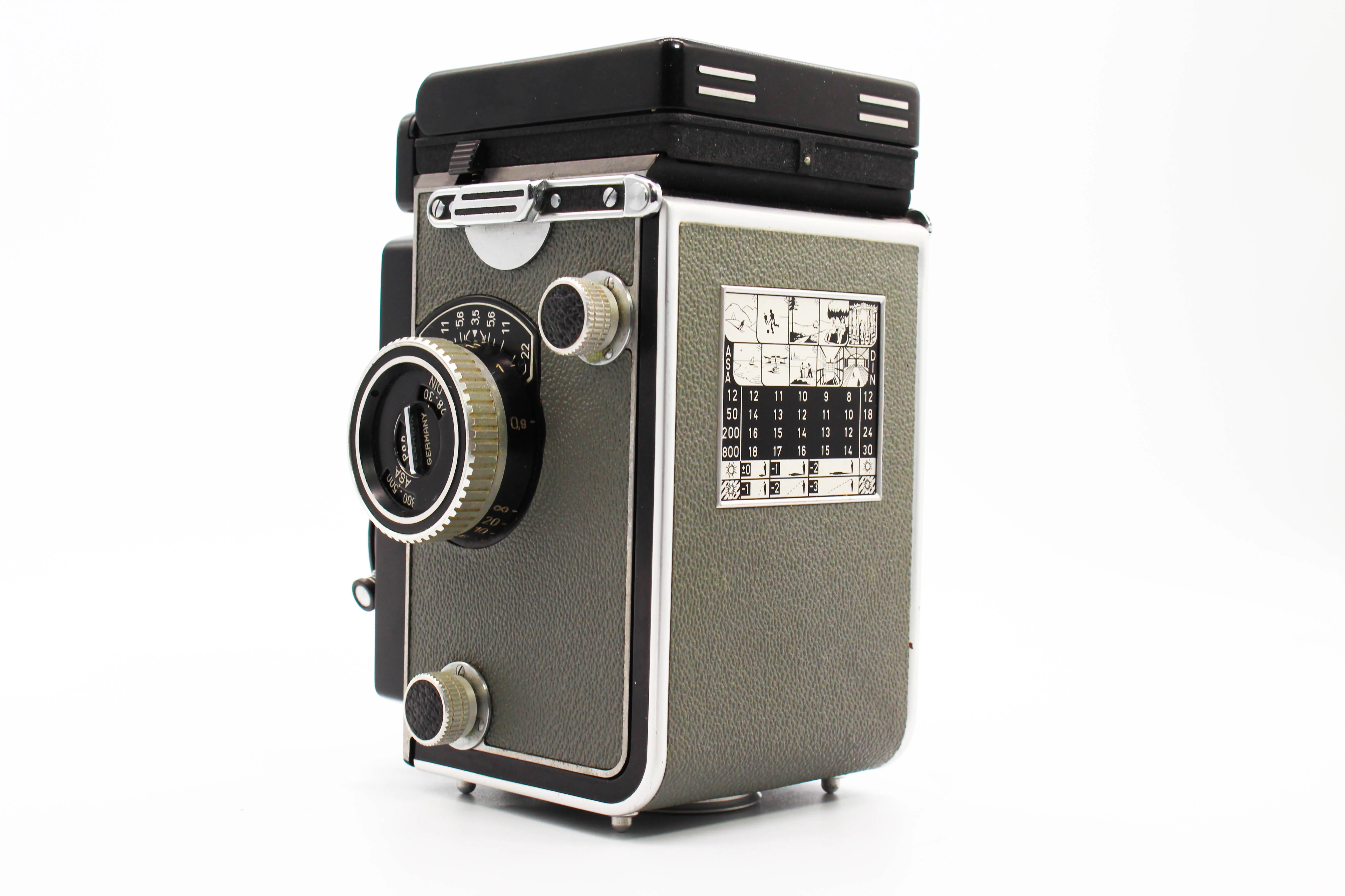 Rolleiflex K8 T Model 1 TLR Vintage Medium Format Film Camera With 75mm f/3.5 Tessar Carl Zeiss Lens and Leather Case - Tested Bundle - Image 5