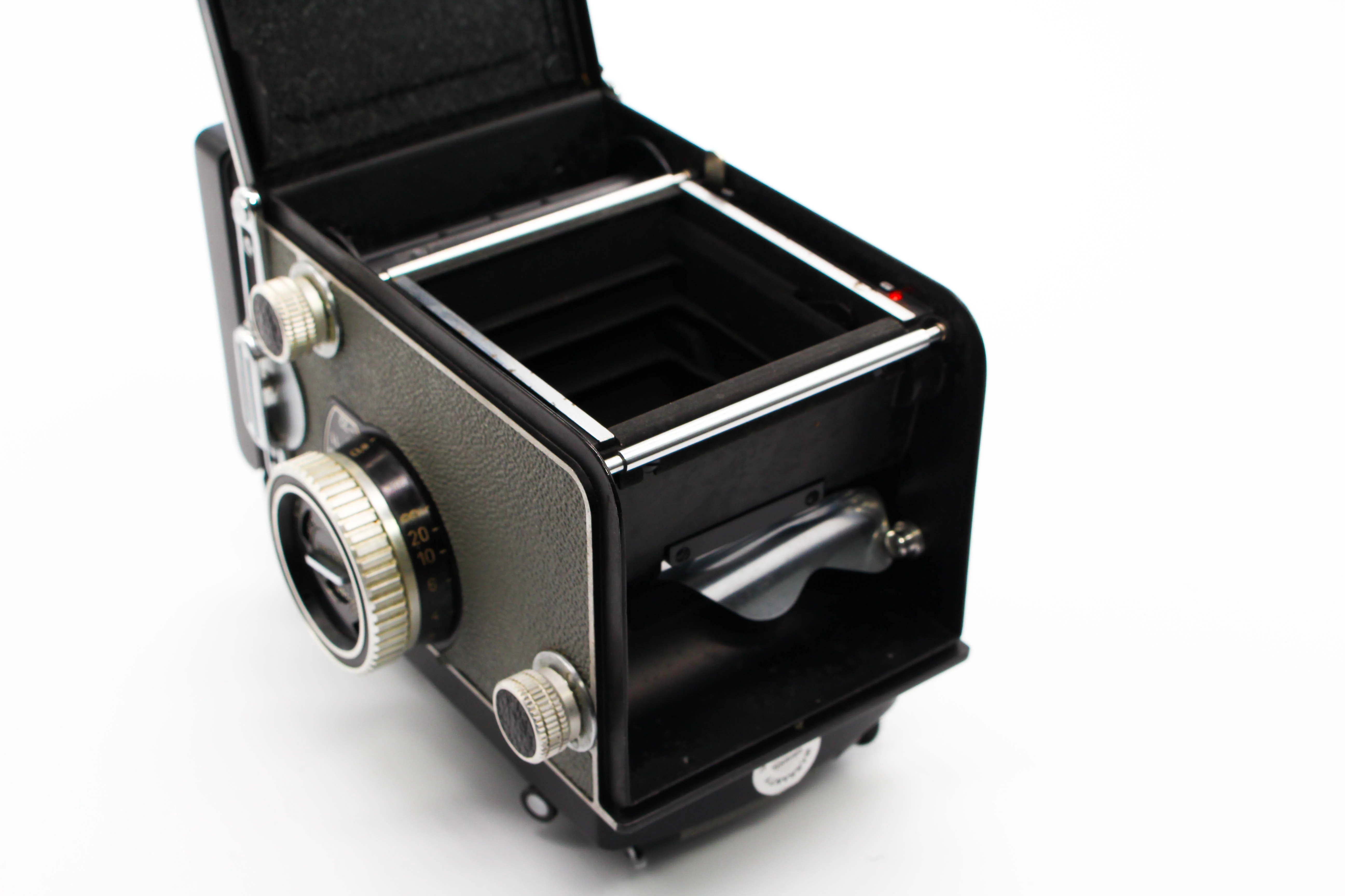 Rolleiflex K8 T Model 1 TLR Vintage Medium Format Film Camera With 75mm f/3.5 Tessar Carl Zeiss Lens and Leather Case - Tested Bundle - Image 9