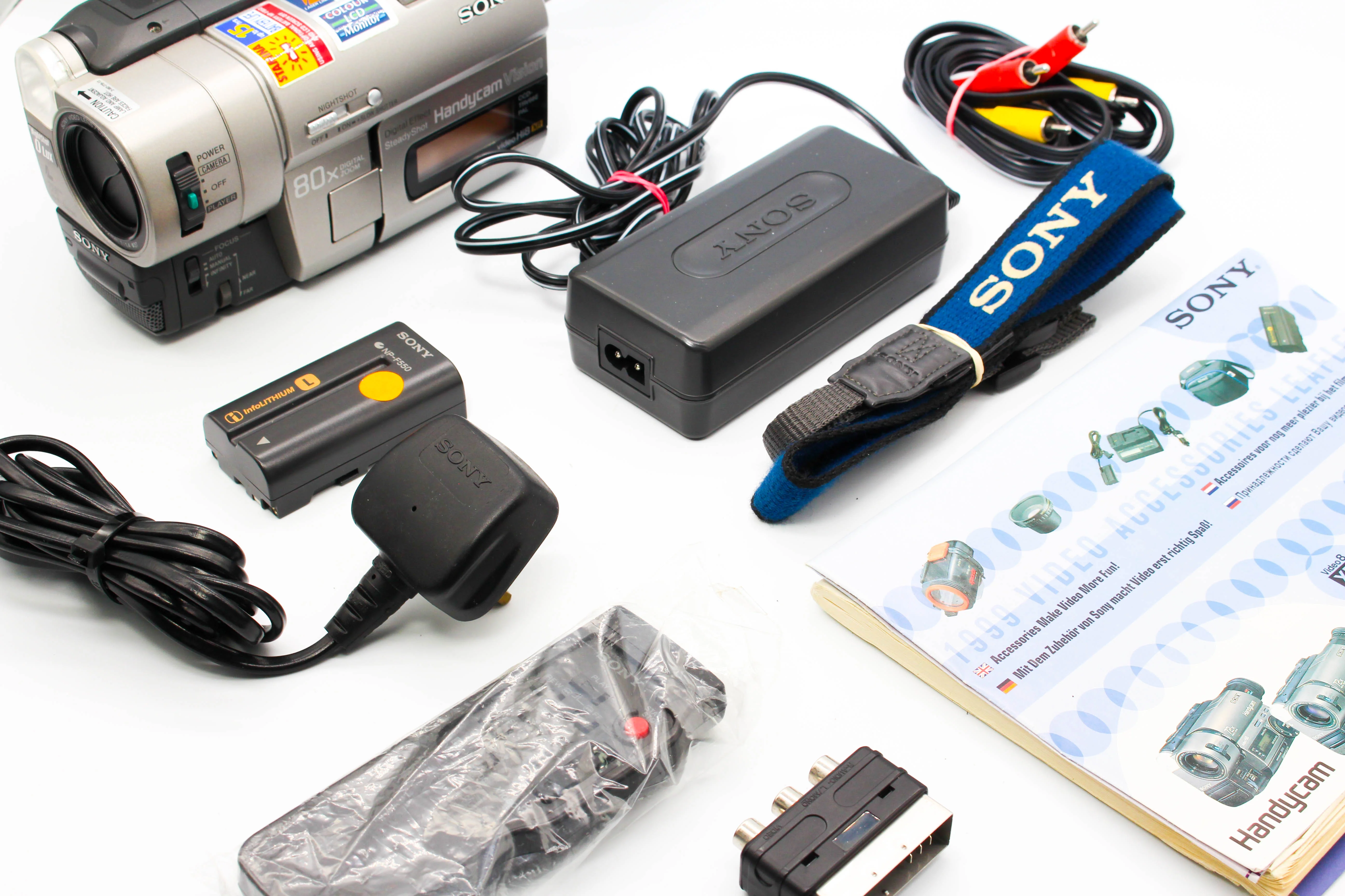 Sony CCD-TRV66E Hi8 8mm Handycam Video Camcorder Camera - Tested Bundle Excellent - Image 2