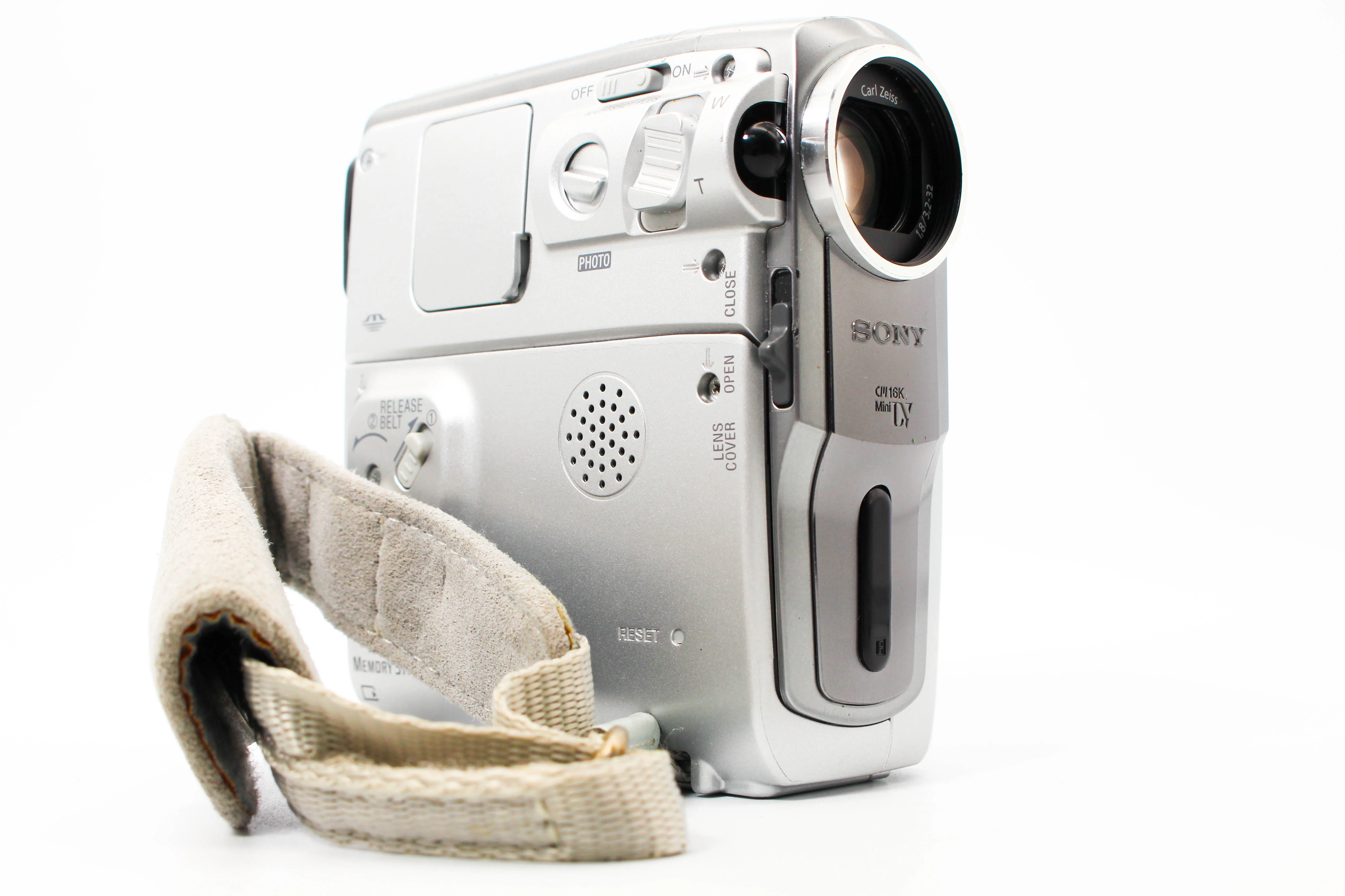 Sony DCR-PC109E MiniDV Digital Tape Video Camera Camcorder - Image 3