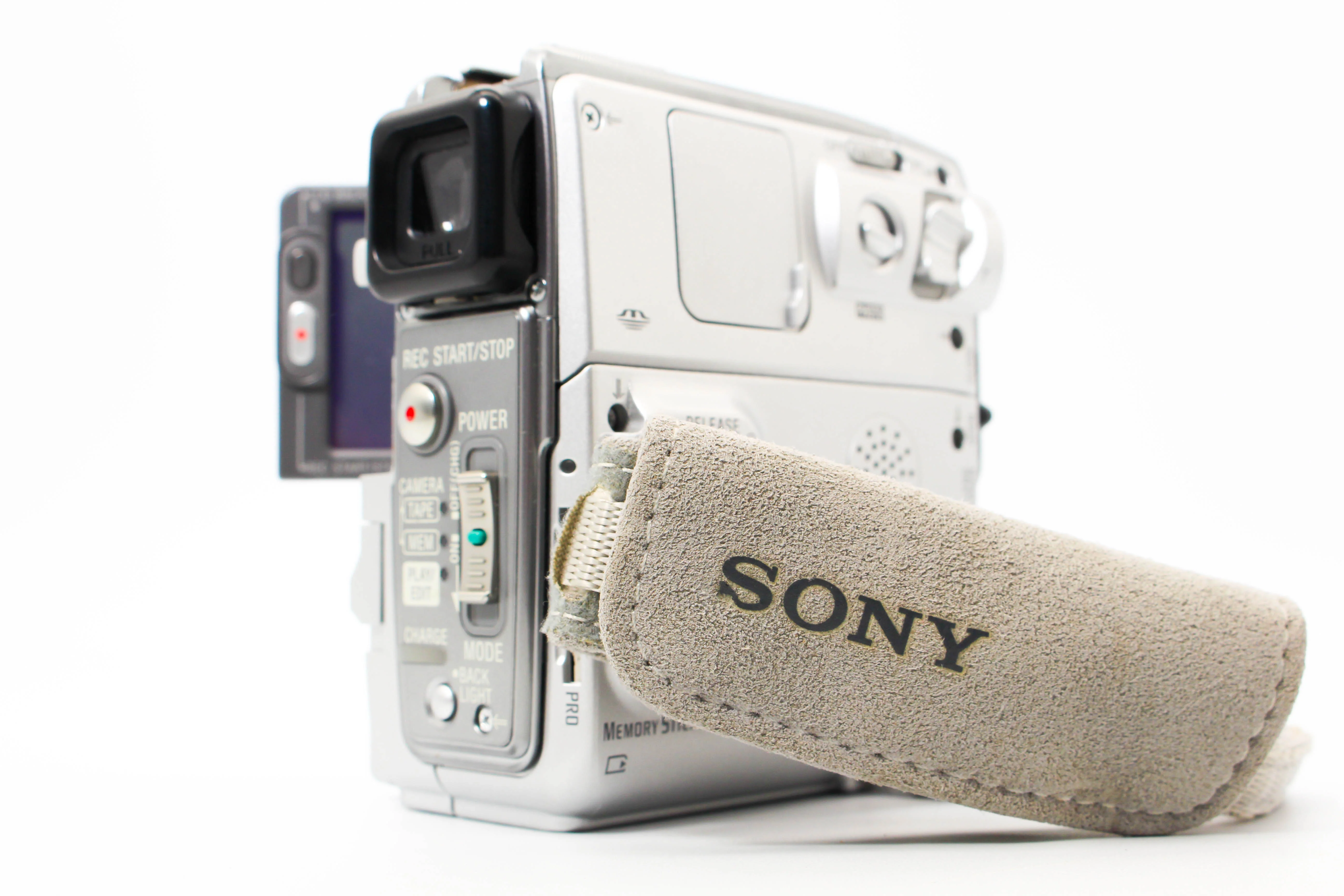 Sony DCR-PC109E MiniDV Digital Tape Video Camera Camcorder - Image 4