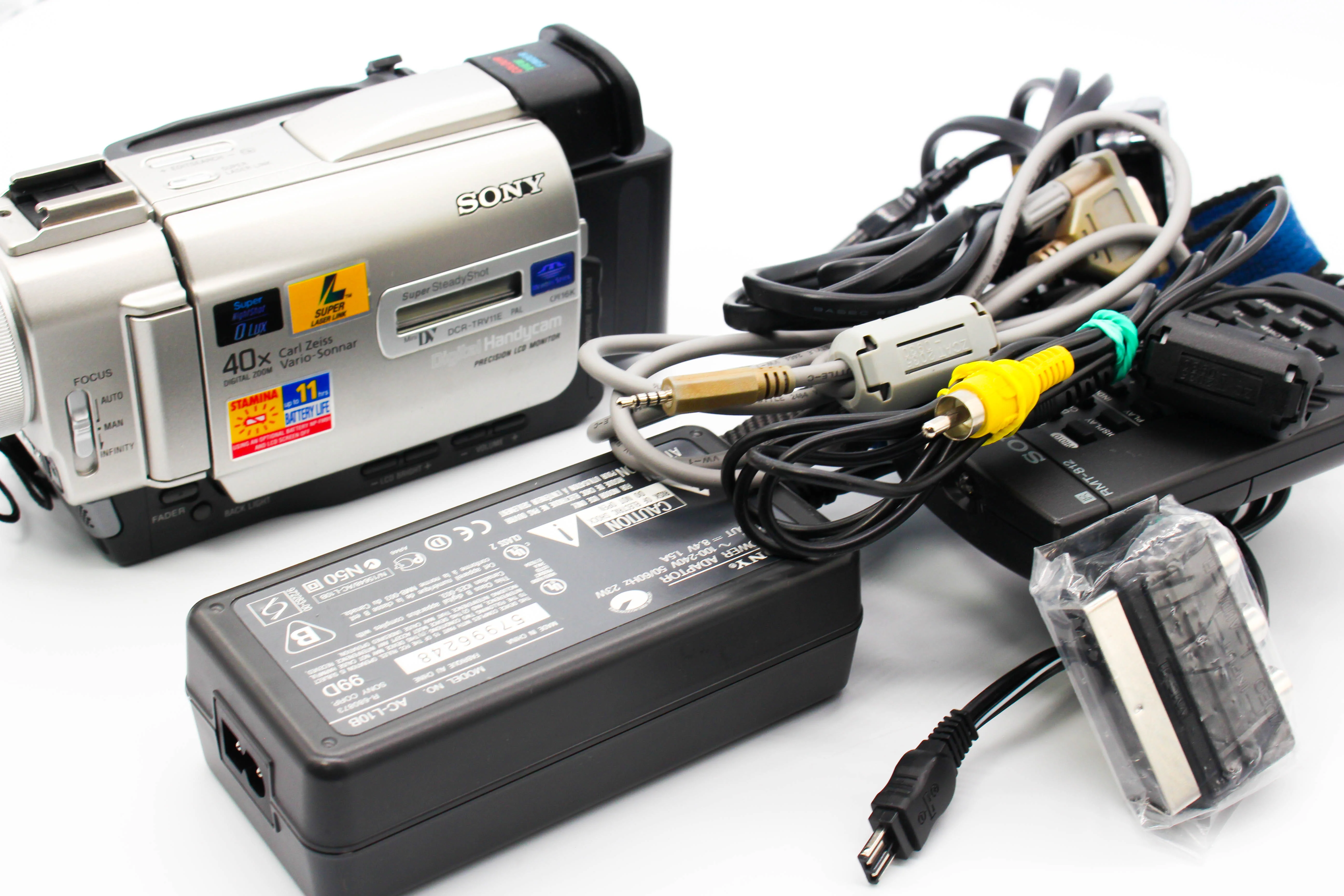 Sony DCR-TRV11E MiniDV Handheld Digital Video Camera Camcorder - Tested Bundle Excellent - Image 2