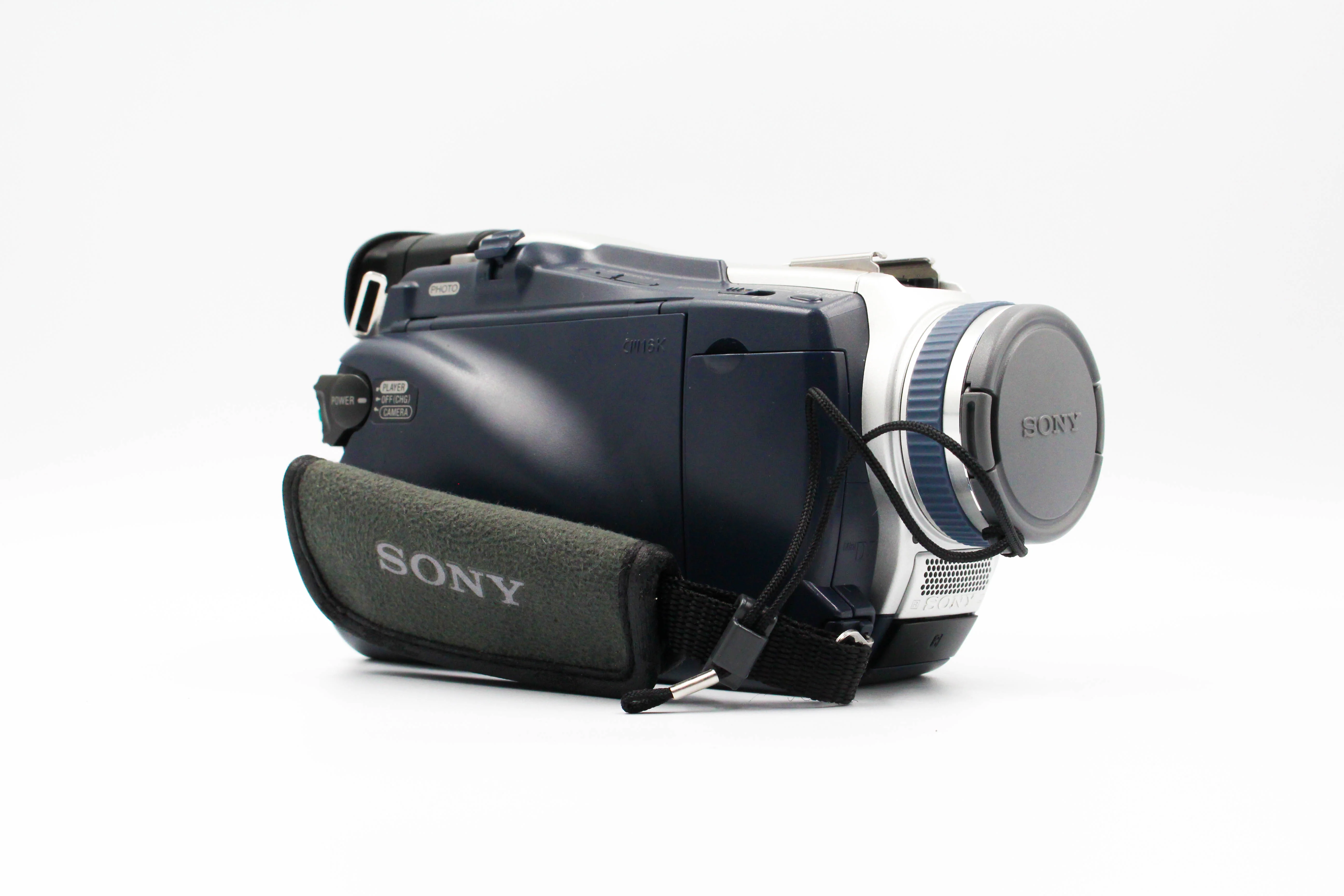 Sony DCR-TRV16E MiniDV Handycam Digital Video Camera Camcorder - Tested Bundle - Image 4