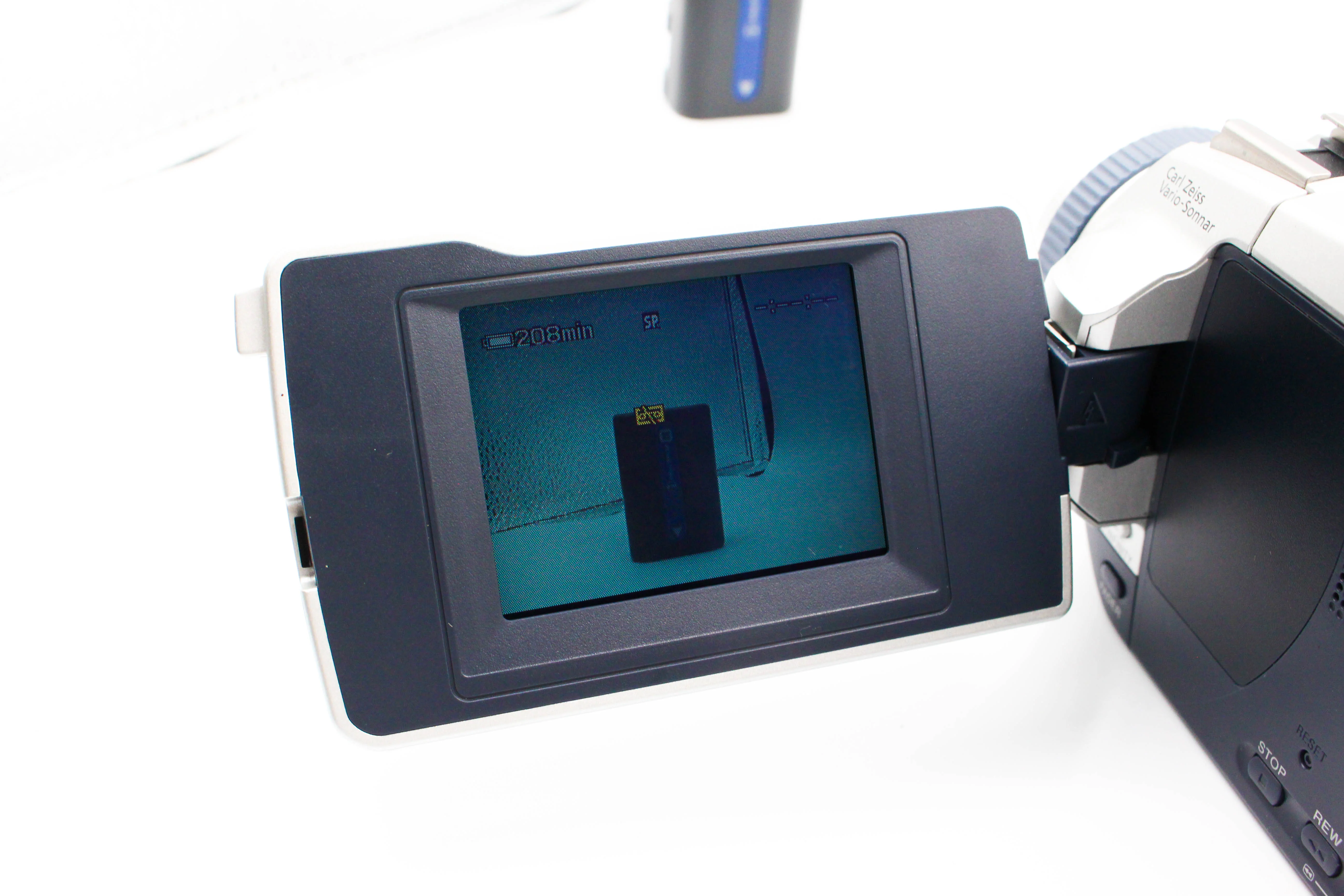 Sony DCR-TRV16E MiniDV Tape Retro Video Camera Camcorder - Image 8