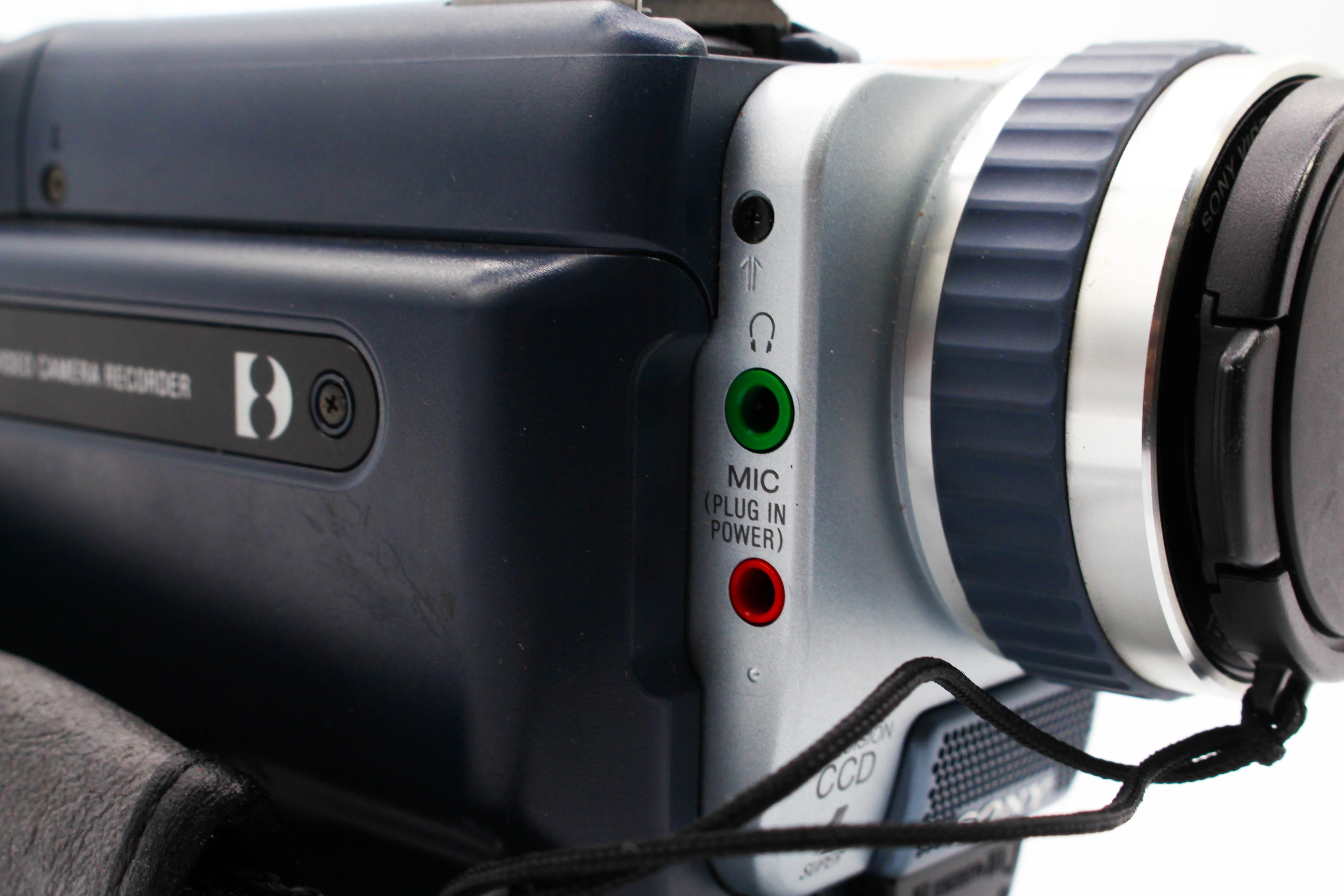 Sony DCR-TRV325E Digital8 Hi8 Video8 8mm Handycam Digital Video Camcorder - Tested Bundle - Image 7