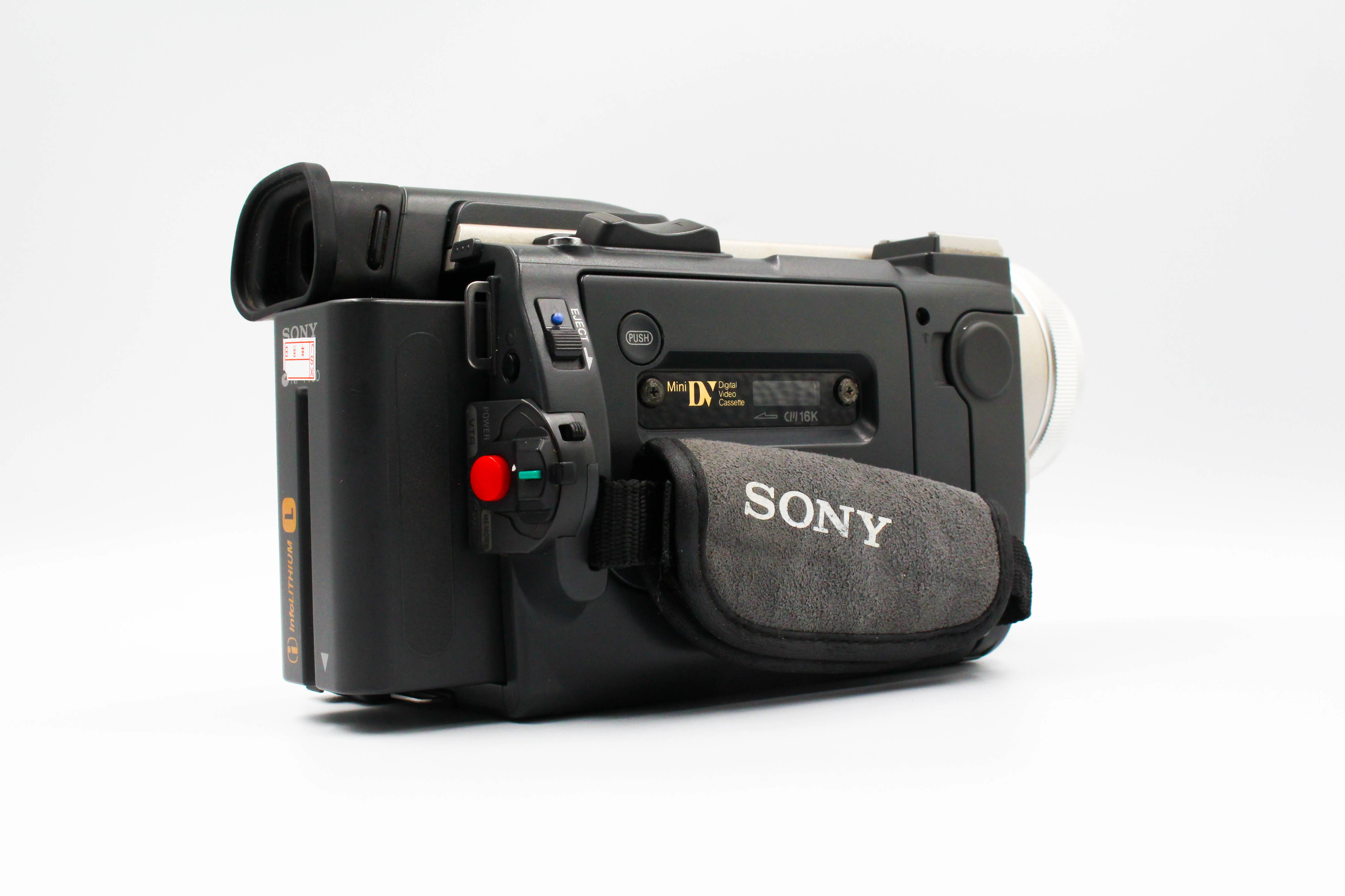 Sony DCR-TRV900E MiniDV Handycam Digital Camera Camcorder (For Parts) - Tested Bundle - Image 4