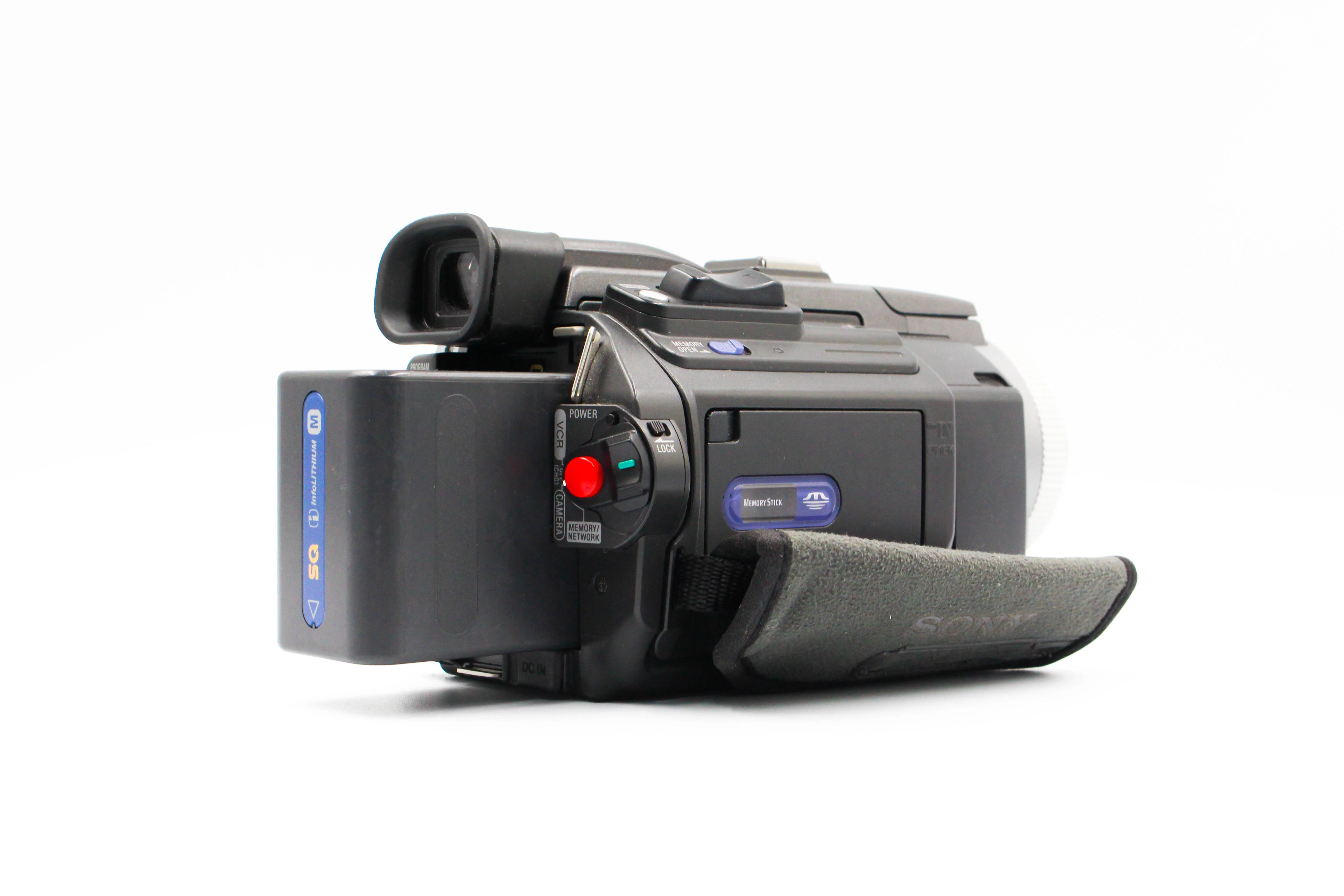 Sony DCR-TRV950E MiniDV Tape Digital Video Camera Camcorder - Image 4